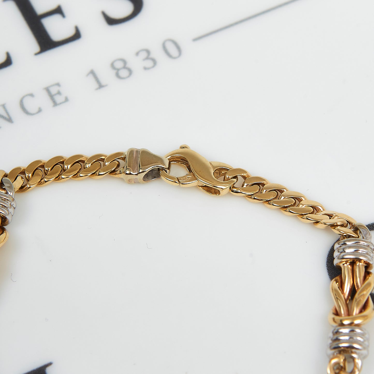 Pre-Owned 9ct Two Tone 3 Knot Curb Chain Bracelet