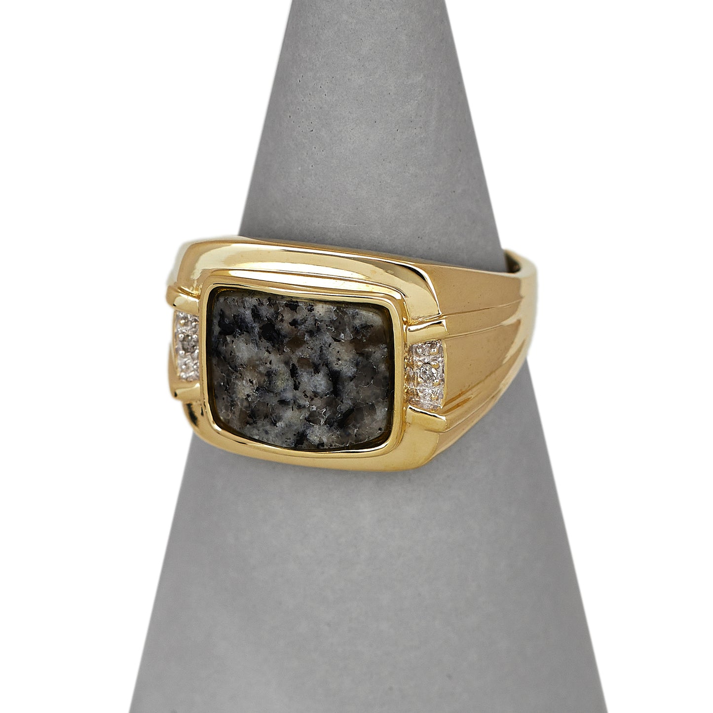 Pre-Owned 9ct Gold Diamond & Kemnay Granite Signet Ring