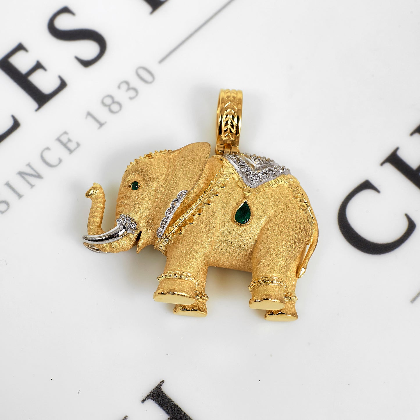 Pre-Owned 18ct Gold Elephant CZ Matte Finish Pendant