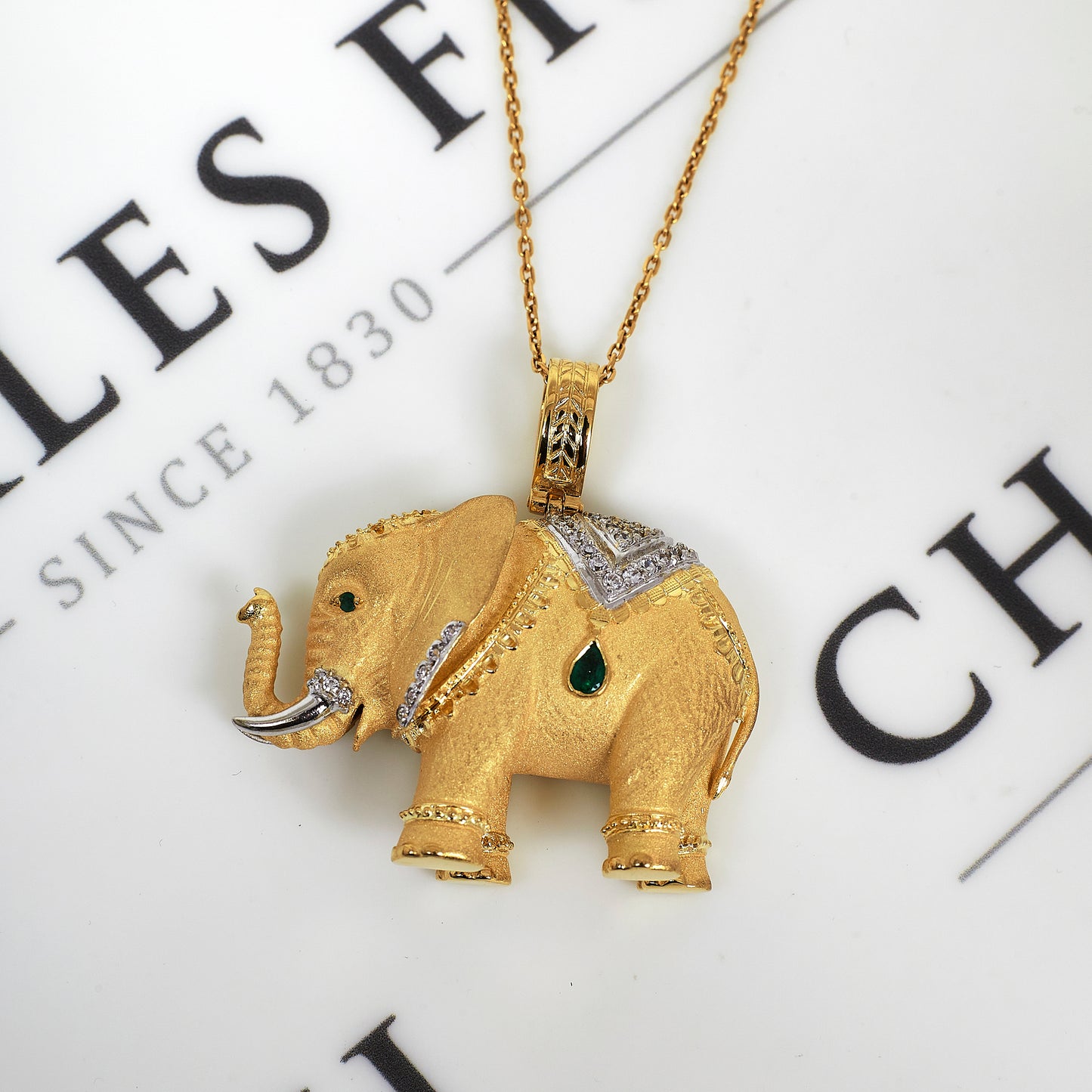 Pre-Owned 18ct Gold Elephant CZ Matte Finish Pendant