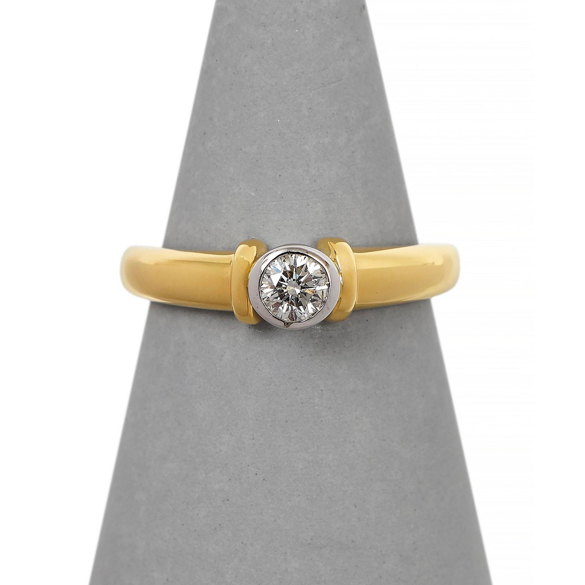 Pre-Owned 18ct Yellow Gold Rub-Over 0.25ct Diamond Ring