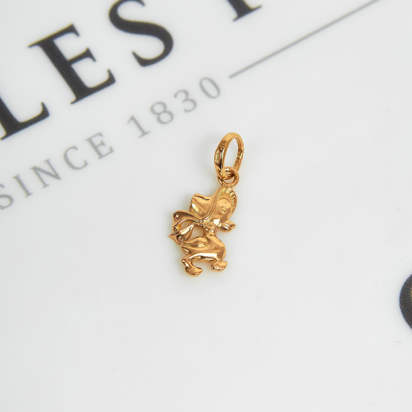 Pre-Owned 22ct Gold Child Duck Pendant