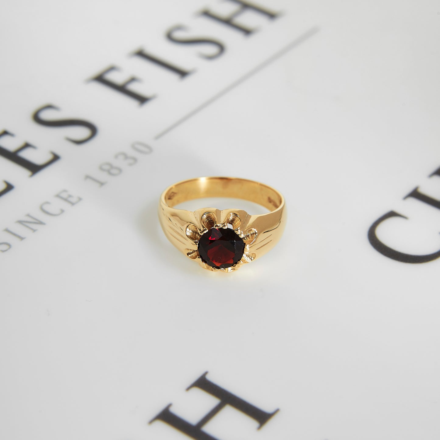 Pre-Owned 9ct Gold Garnet Gypsy Set Dress Ring Size U