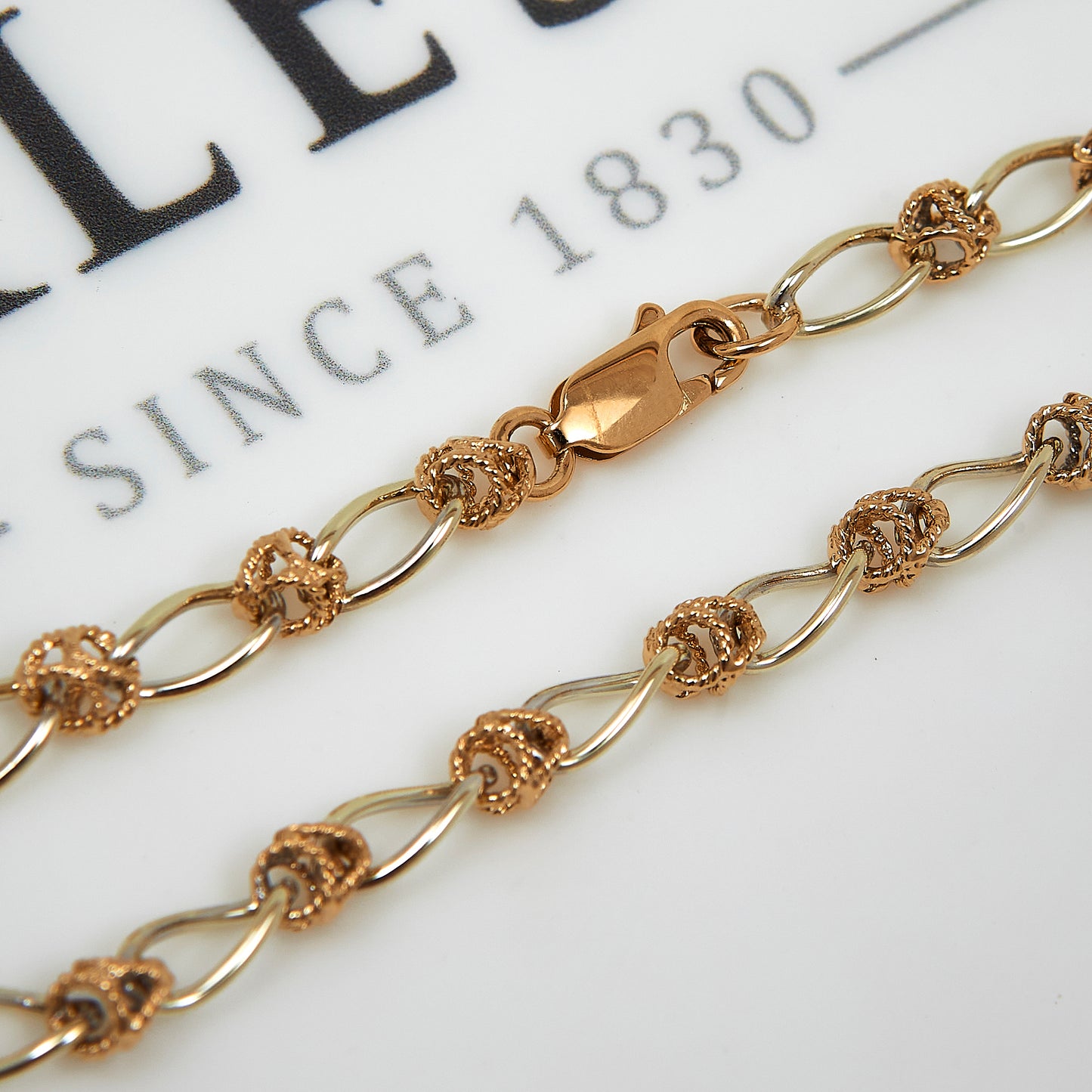 Pre-Owned 9ct Gold Two Tone Oval Link Bracelet