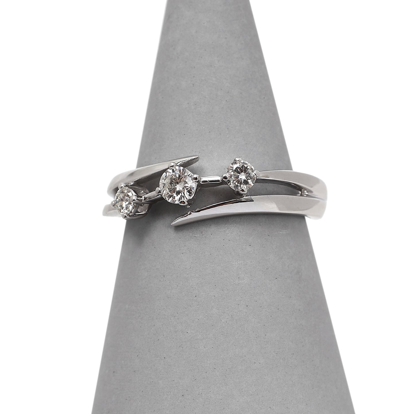 Pre-Owned 18ct White Gold Triple Diamond Crossover Ring