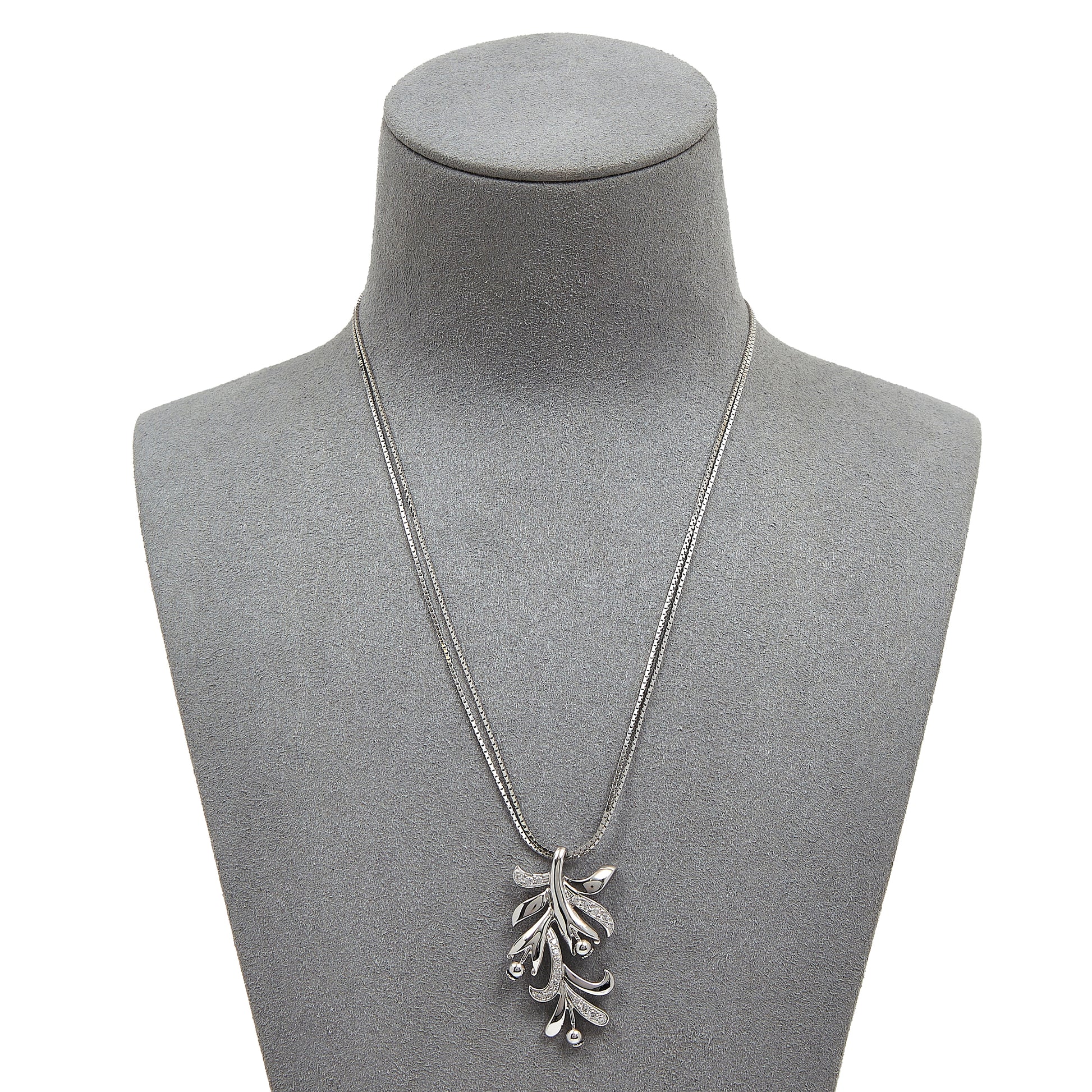 Pre-Owned 18ct White Gold CZ Spray Leaf Design Necklace