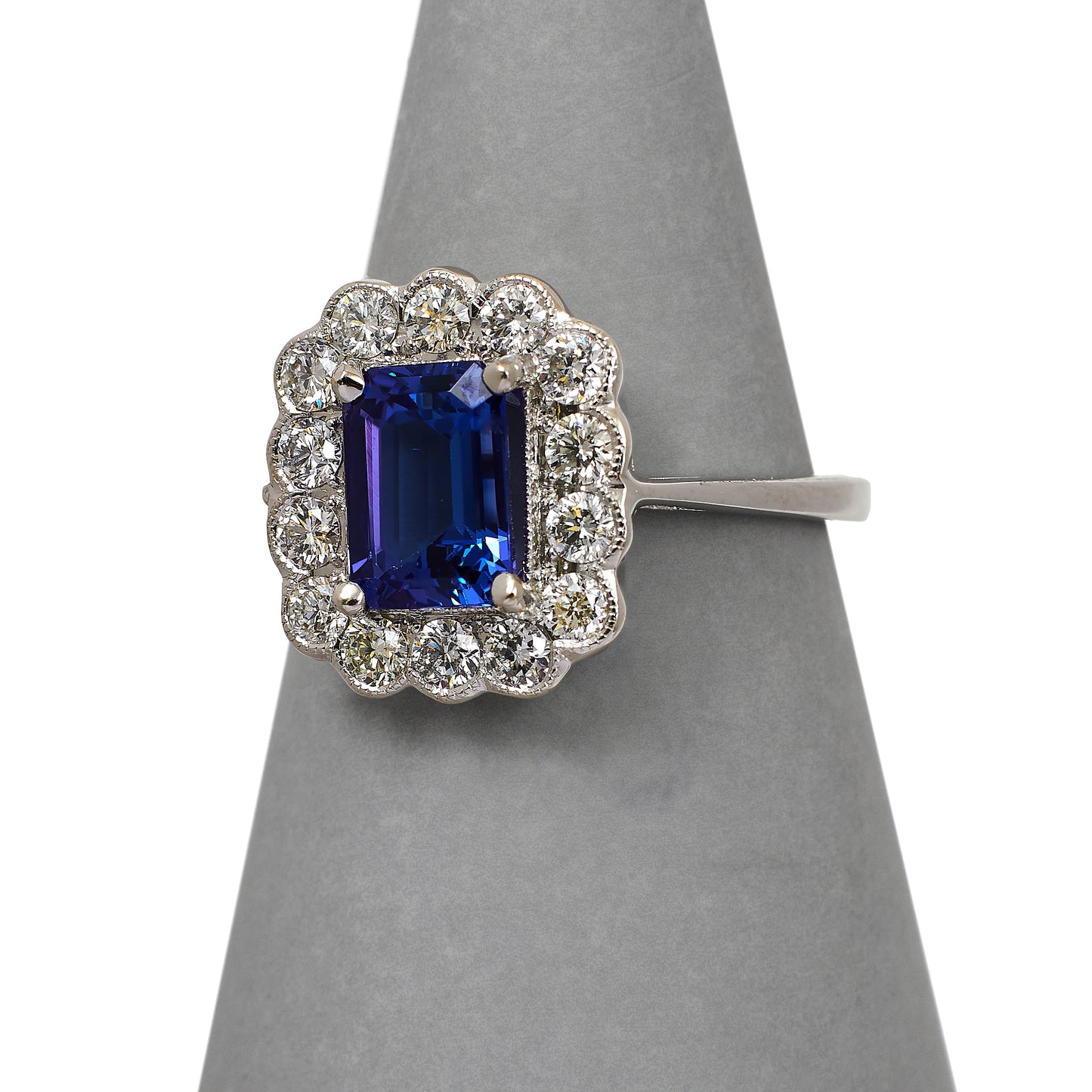 Pre-Owned 18ct White Gold Diamond & Blue Tanzanite Ring