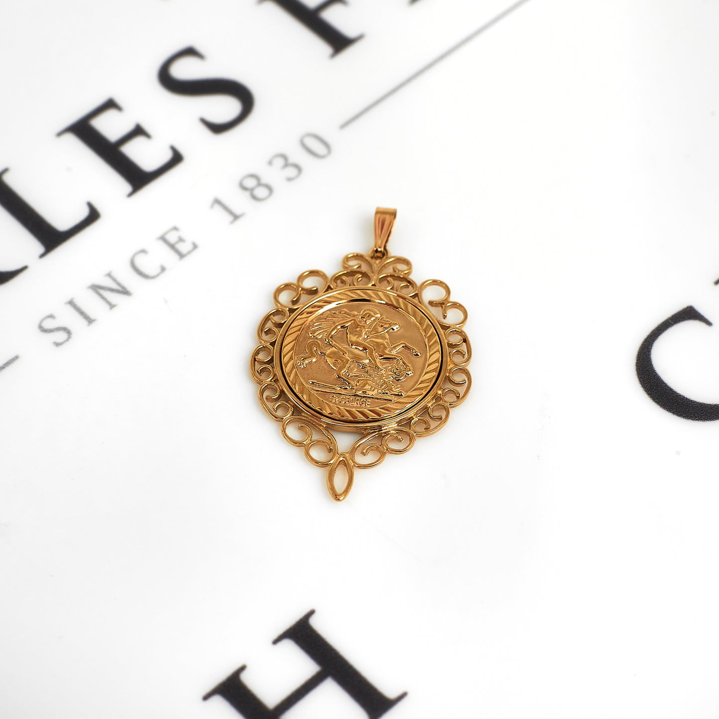 Pre-Owned 9ct Gold St George Pendant With Swirl Border
