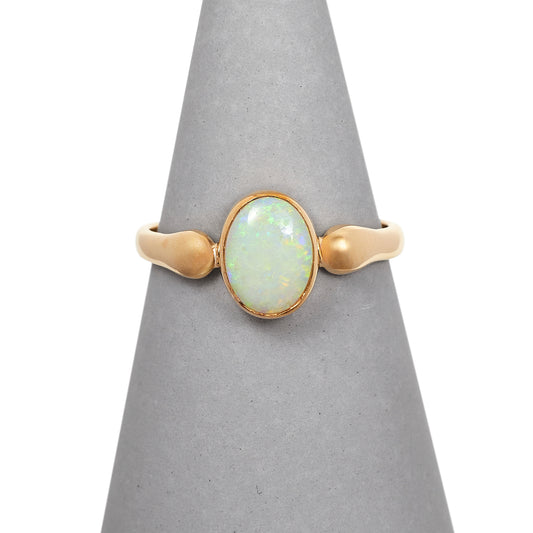 
Pre-Owned 9ct Gold Oval Opal Dress Ring