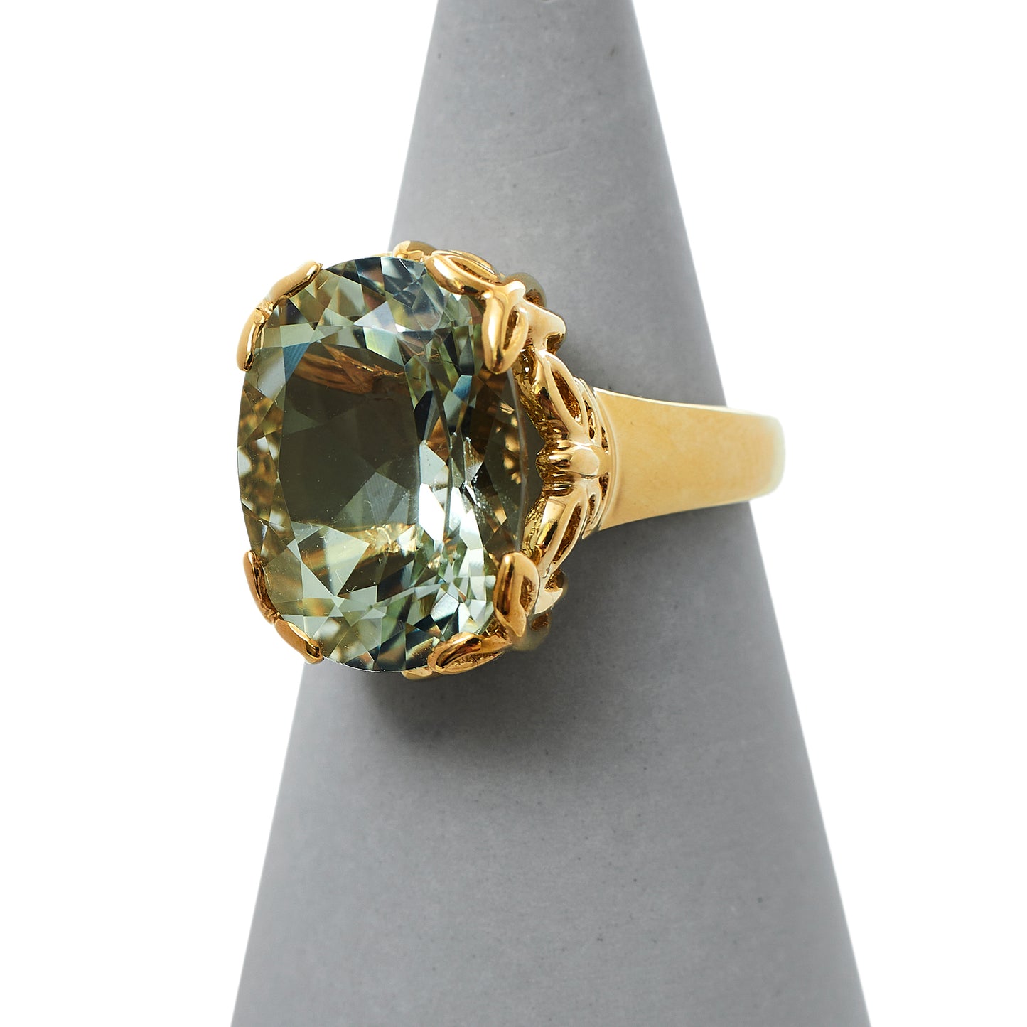 Pre-Owned 9ct Gold Large Oval Green Quartz Ring