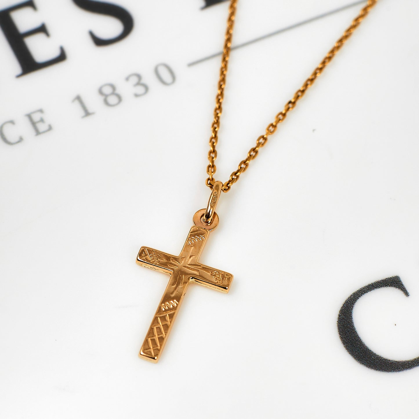 Pre-Owned 9ct Gold Patterned Cross Pendant