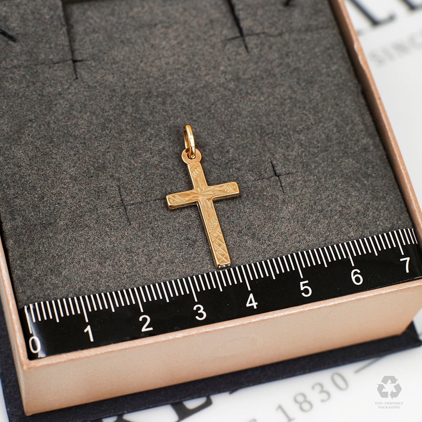 Pre-Owned 9ct Gold Patterned Cross Pendant