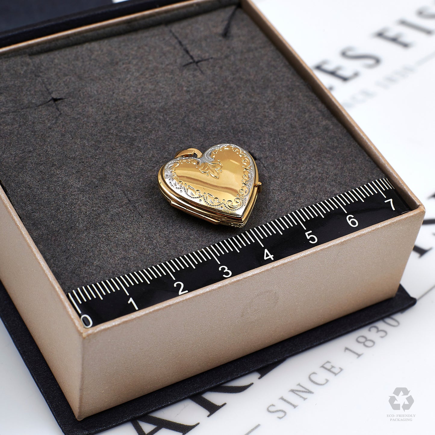 Pre-Owned 9ct 2 Tone Gold Swirl Pattern Heart Locket Pendant