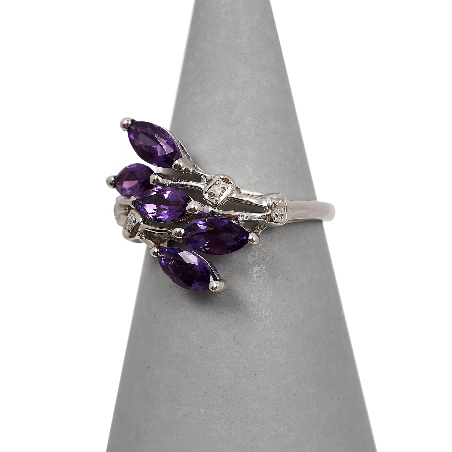 Pre-Owned 9ct White Gold Amethyst & Diamond Ring