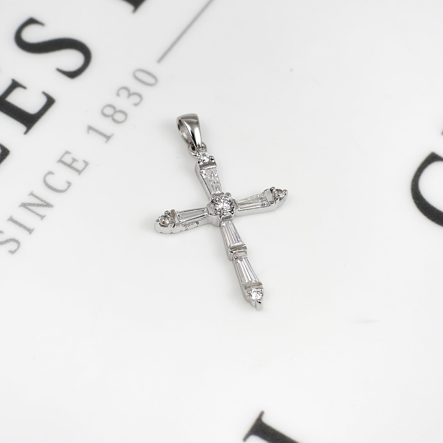 Pre-Owned 9ct White Gold CZ Cross Pendant