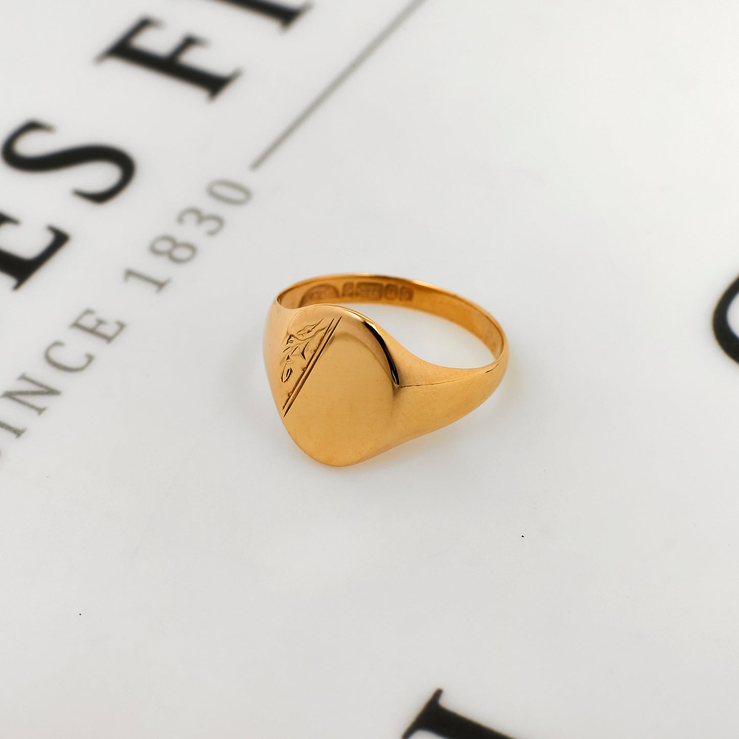 Pre-Owned 9ct Gold Corner Pattern Signet Ring