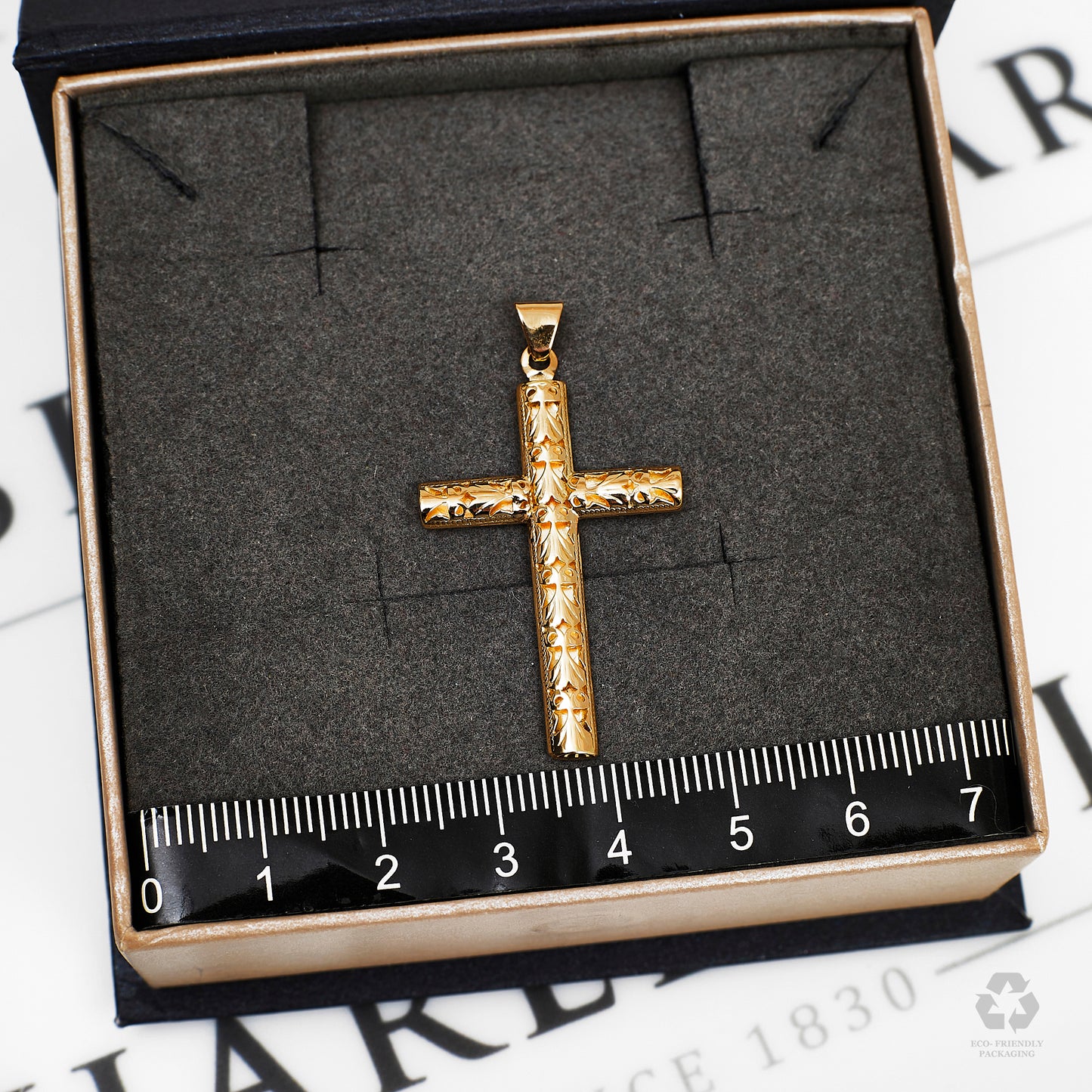 Pre-Owned 18ct Gold Patterned Cross Pendant