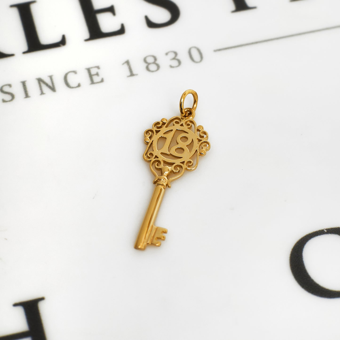 Pre-Owned 9ct Gold 18 Birthday Key Pendant