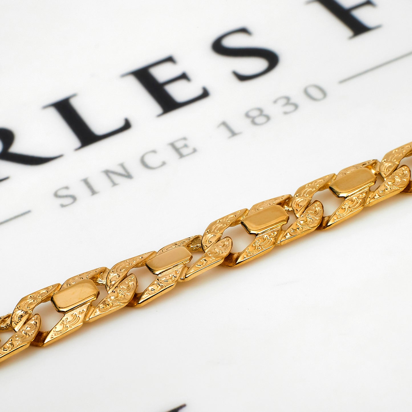 Pre-Owned 9ct Gold Patterned Anchor Link Bracelet