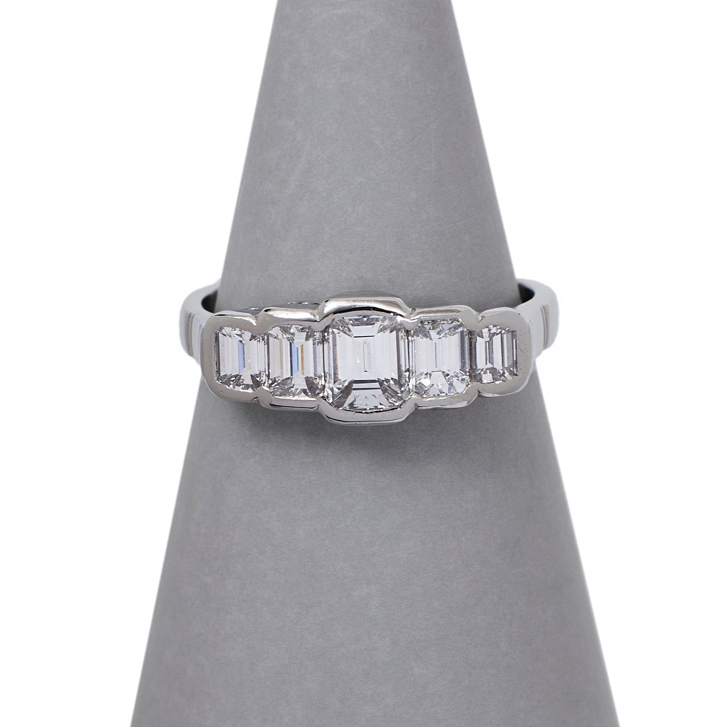 Pre-Owned Platinum 5 Diamond Dress Ring | Size M