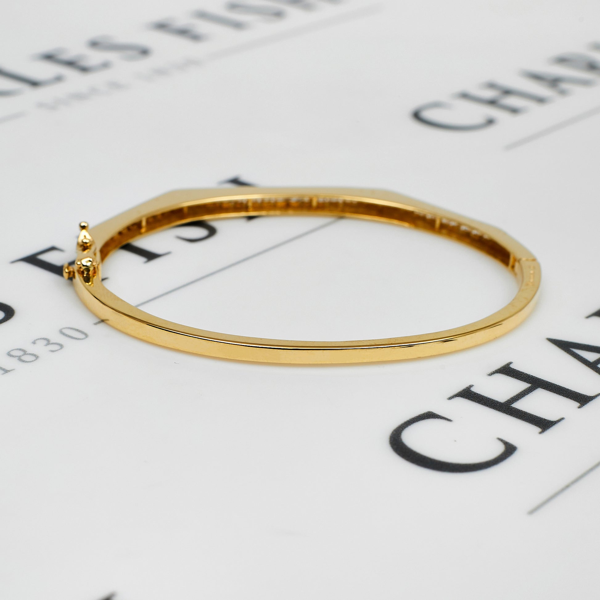 Pre-Owned 9ct Yellow Gold Cubic Zirconia Hinged Bangle