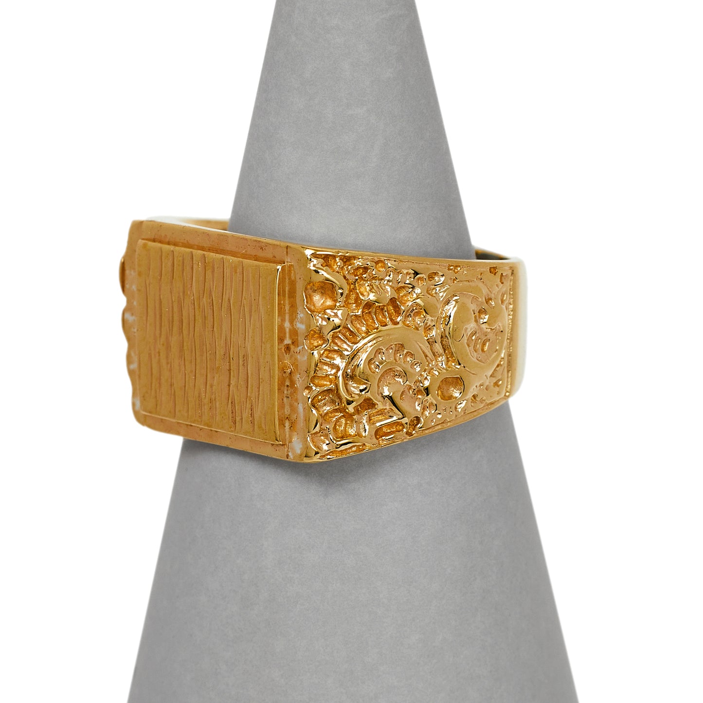 Pre-Owned 9ct Gold Bark Texture Signet Ring