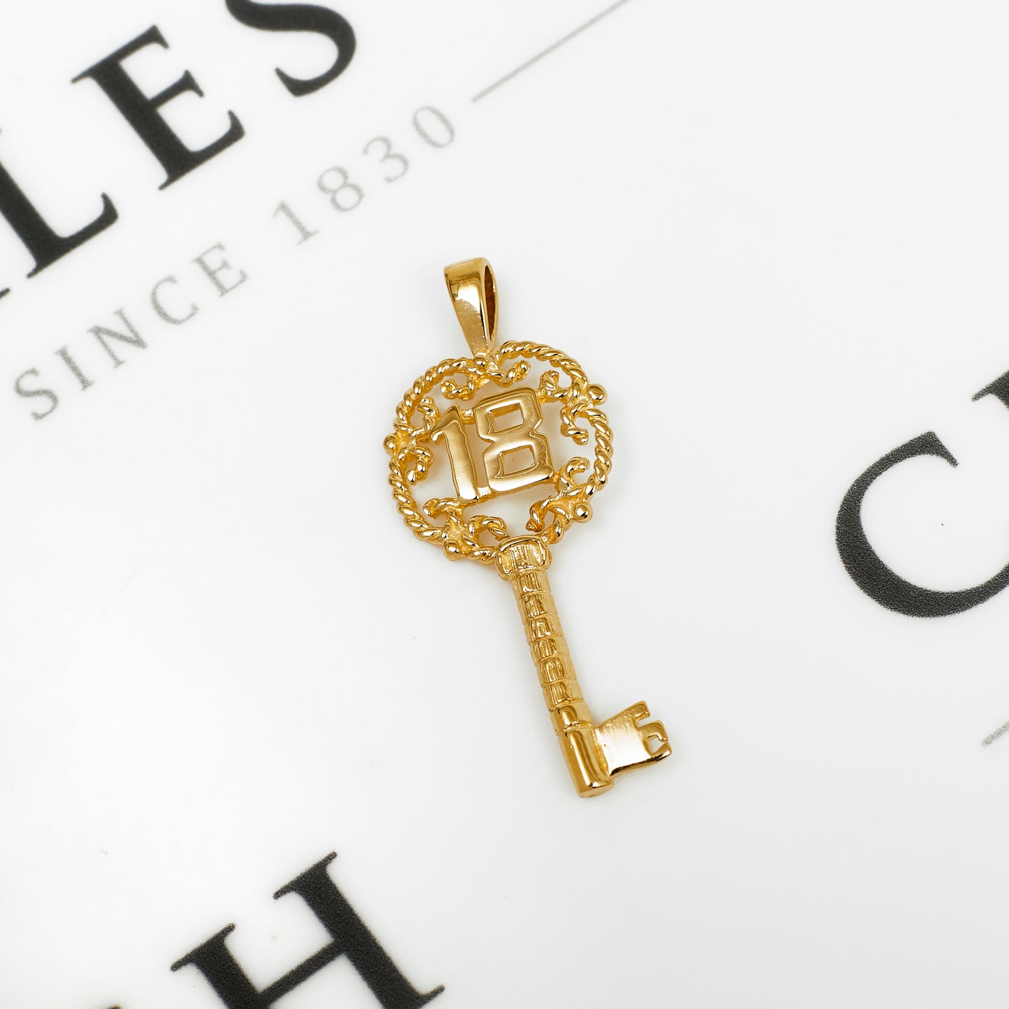 Pre-Owned 9ct Gold 18 Key Pendant