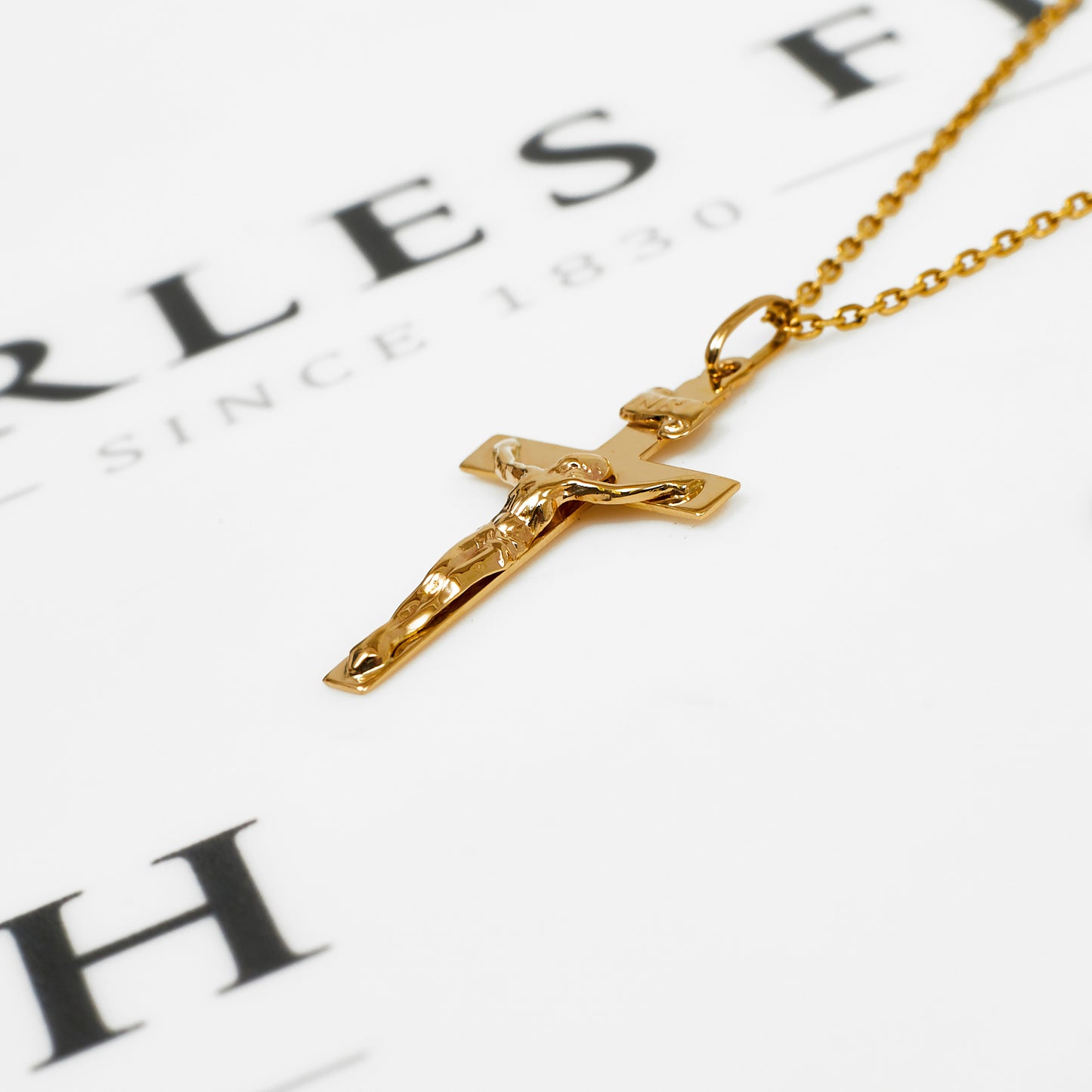 Pre-Owned 9ct Gold Crucifix Pendant