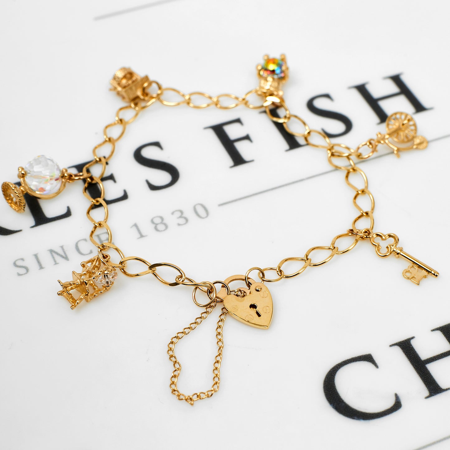 Pre-Owned 9ct Gold Charm Bracelet & Heart Padlock