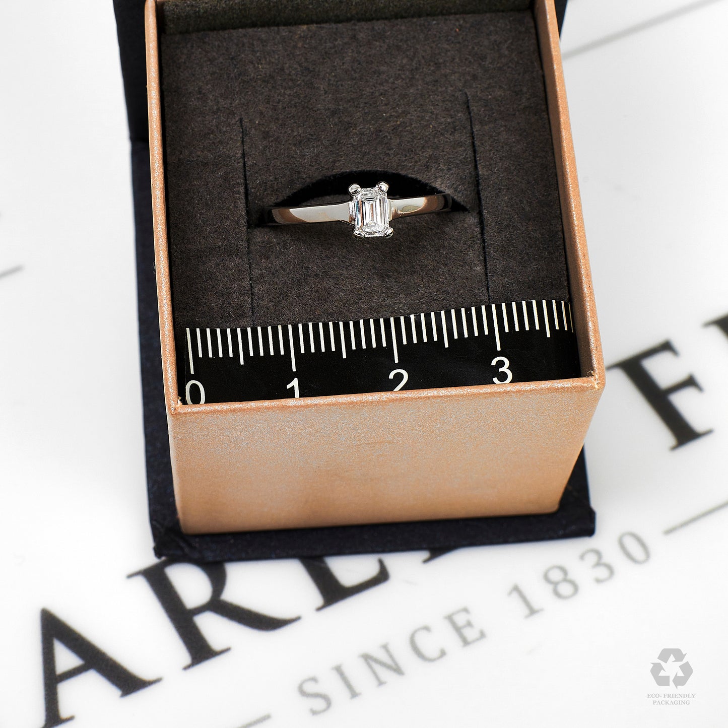 Pre-Owned 18ct White Gold Emerald Cut Diamond Ring Size I