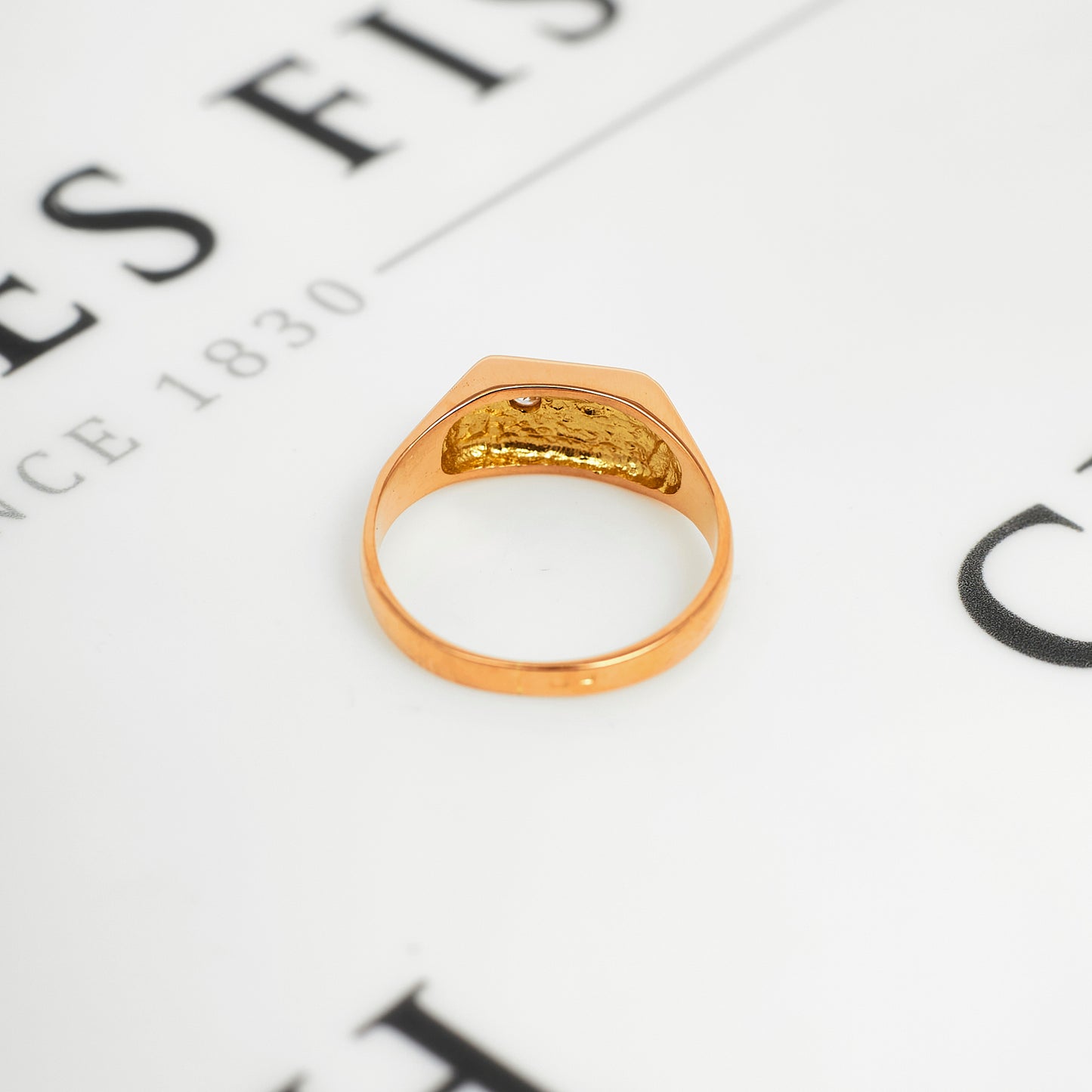 Pre-Owned 18ct Gold CZ Star Signet Ring Size T.5
