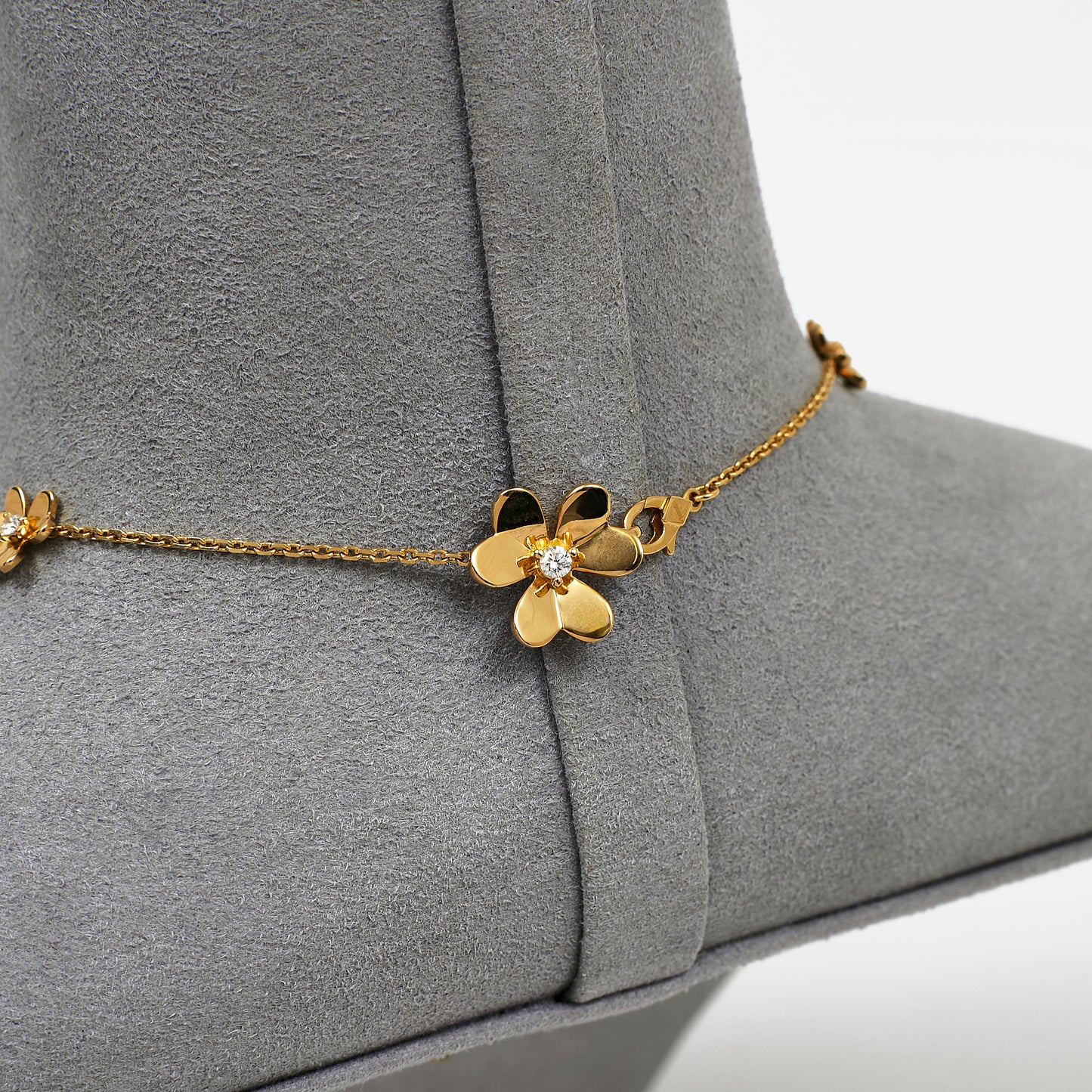Pre-Owned 18ct Gold VAN CLEEF & ARPELS Diamond Flower Necklace