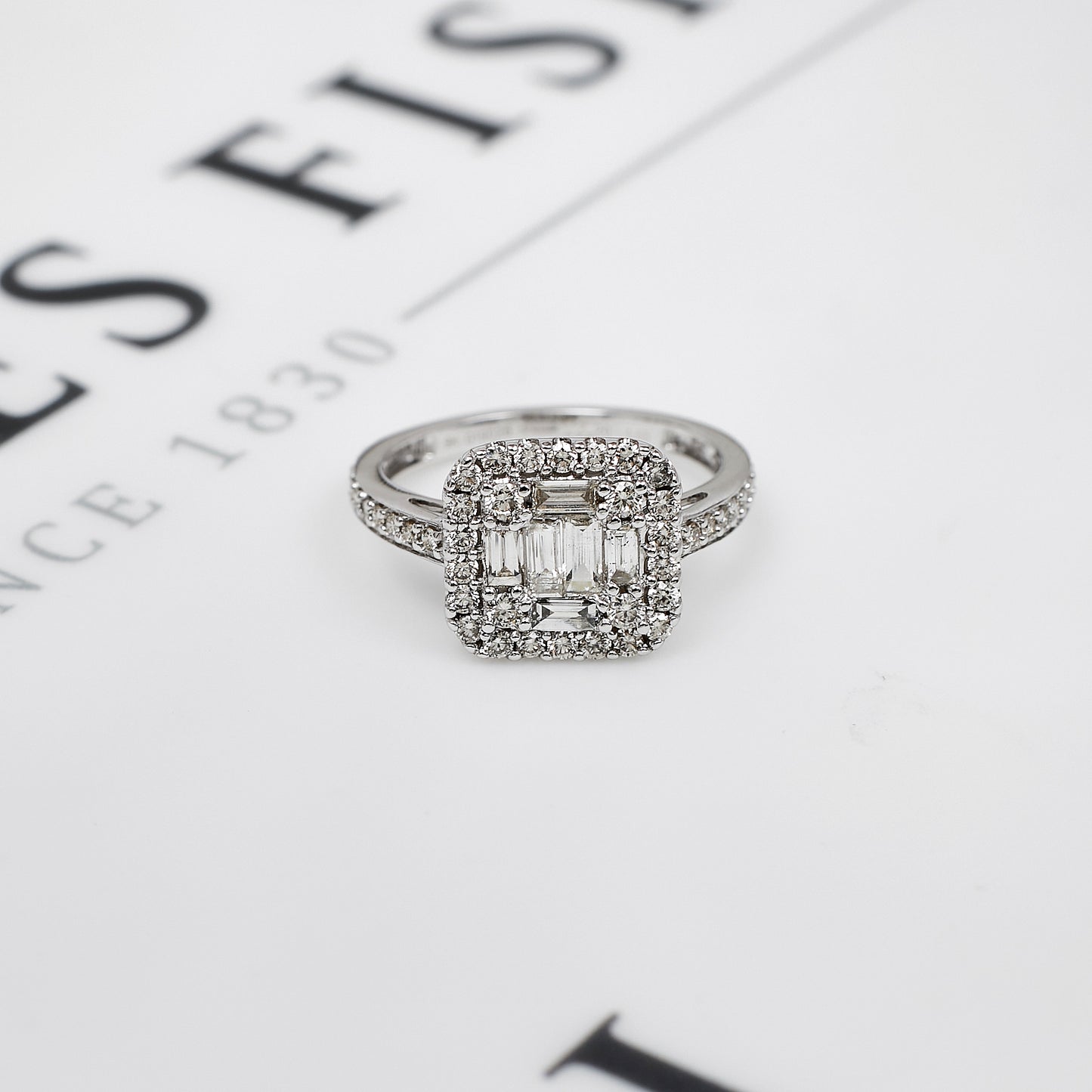 Pre-Owned 9ct White Gold & Diamond Cluster Ring Size M.5