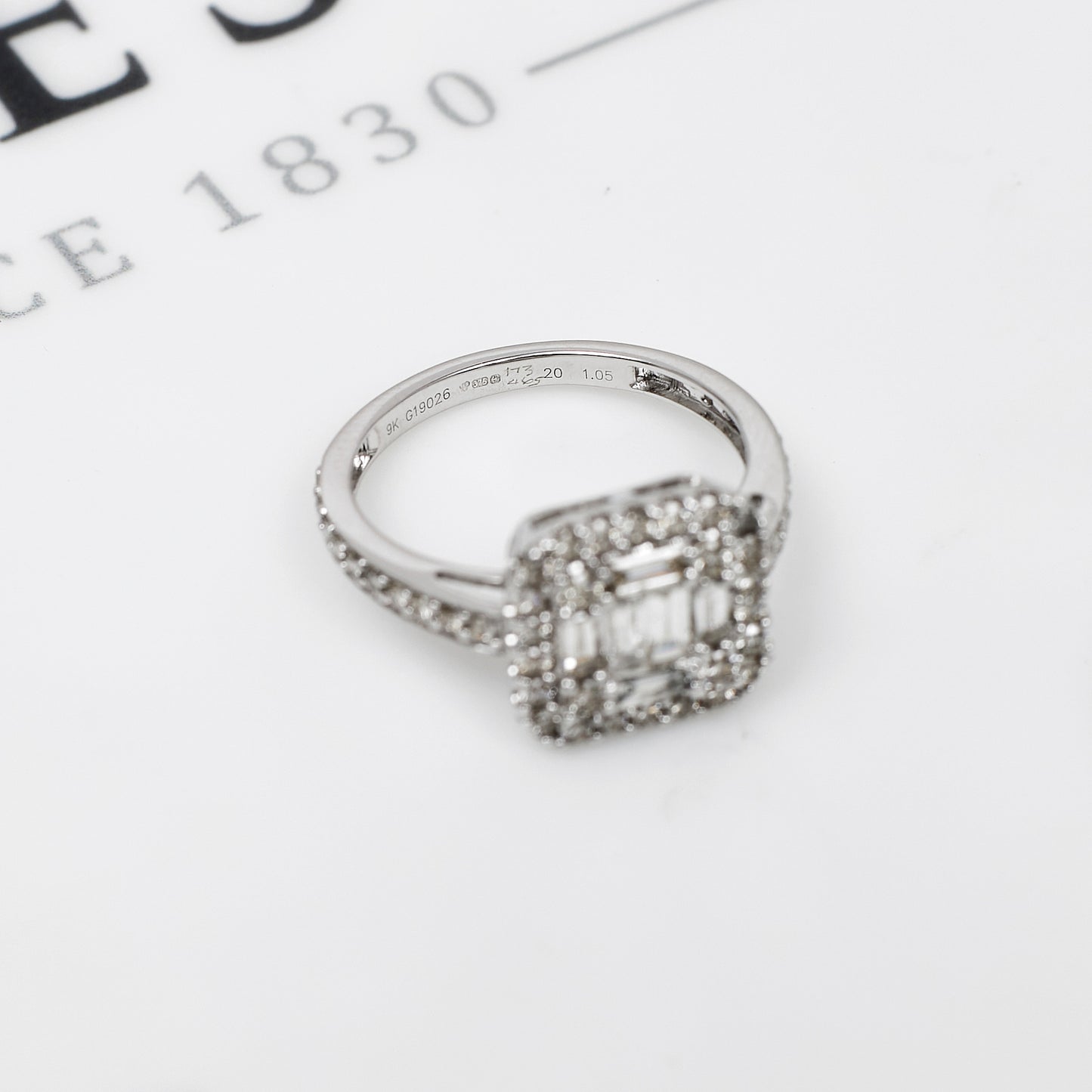 Pre-Owned 9ct White Gold & Diamond Cluster Ring Size M.5