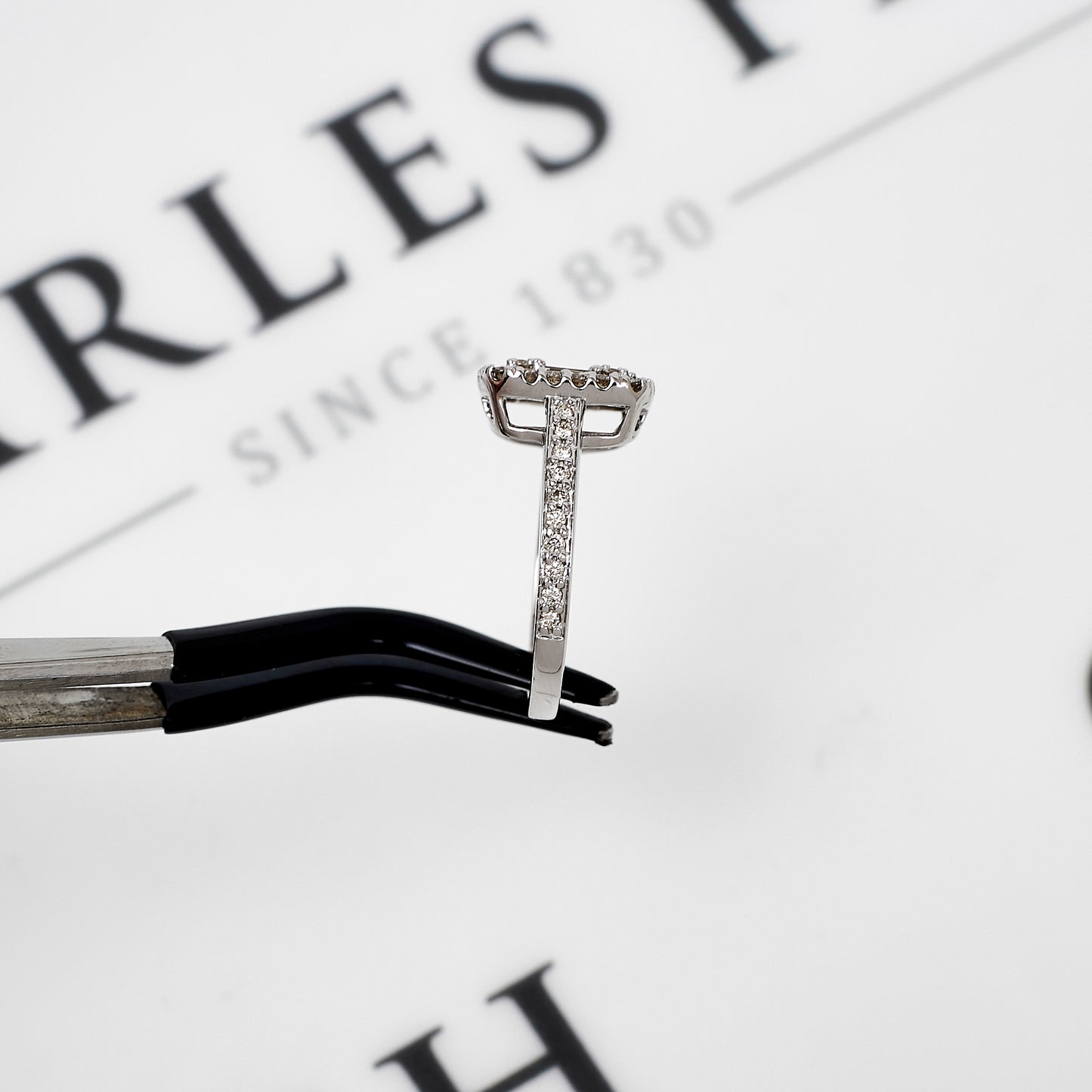 Pre-Owned 9ct White Gold & Diamond Cluster Ring Size M.5