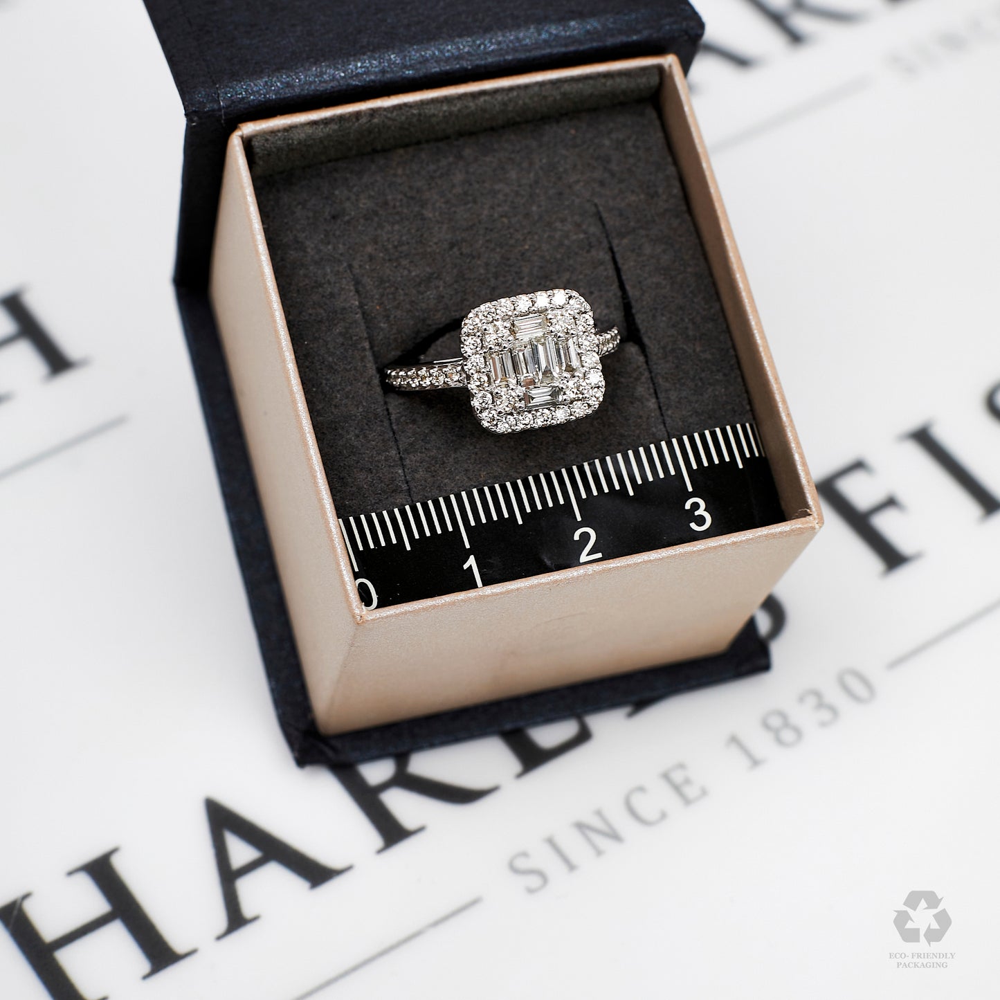 Pre-Owned 9ct White Gold & Diamond Cluster Ring Size M.5