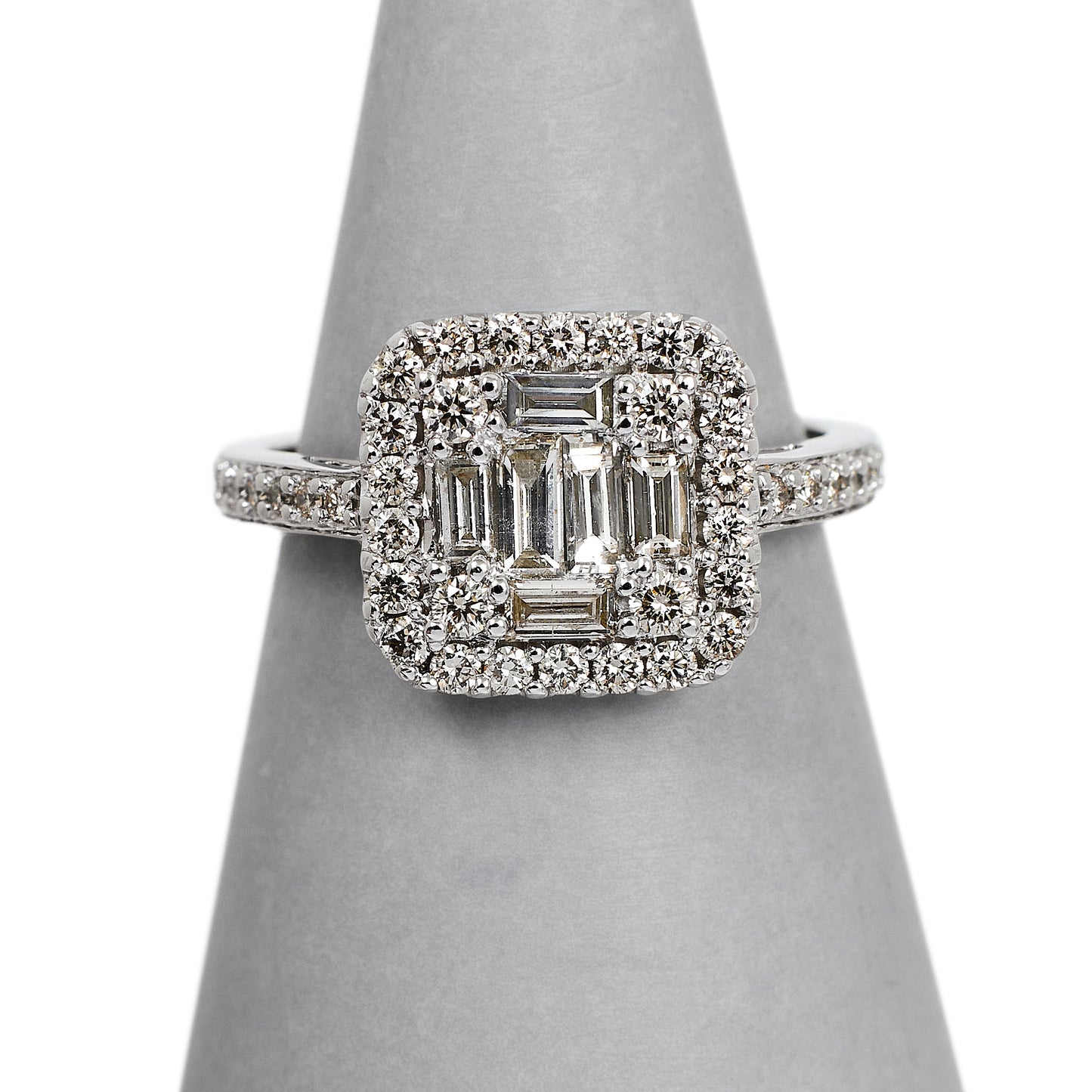 Pre-Owned 9ct White Gold & Diamond Cluster Ring Size M.5