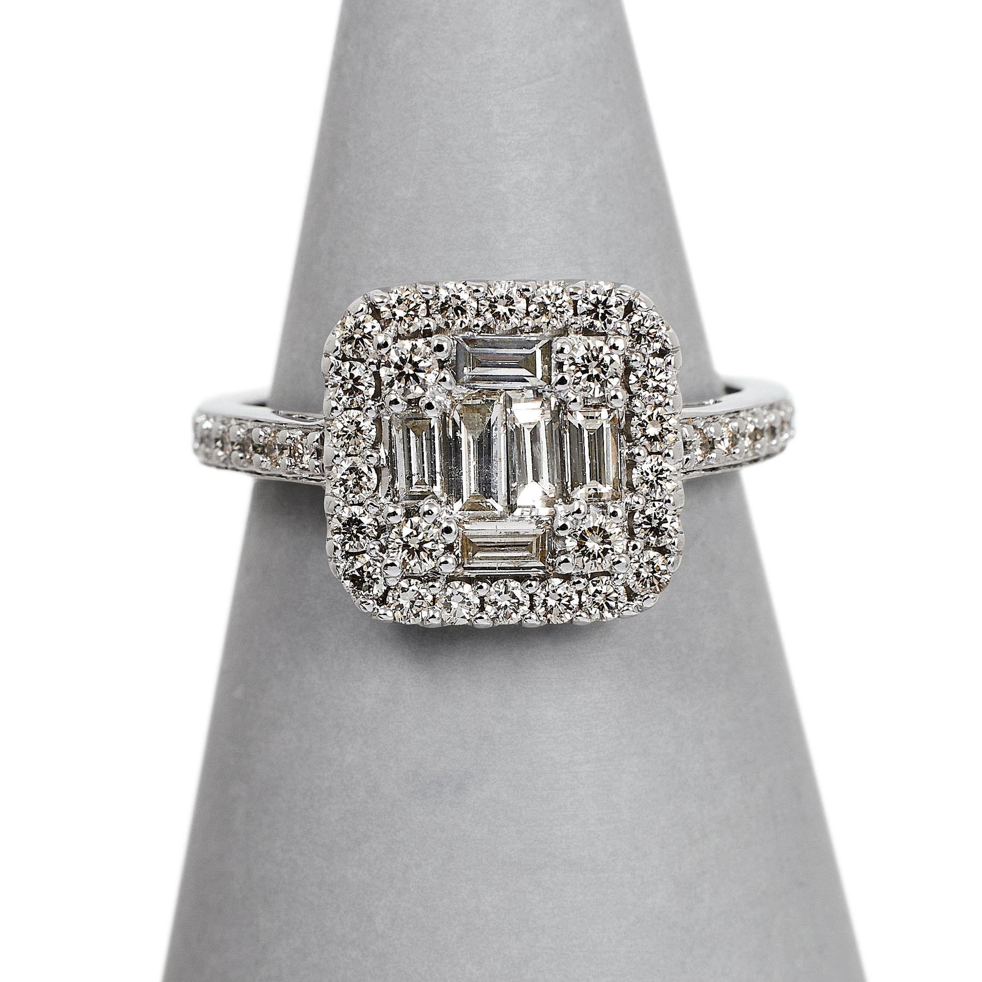 Pre-Owned 9ct White Gold & Diamond Cluster Ring Size M.5