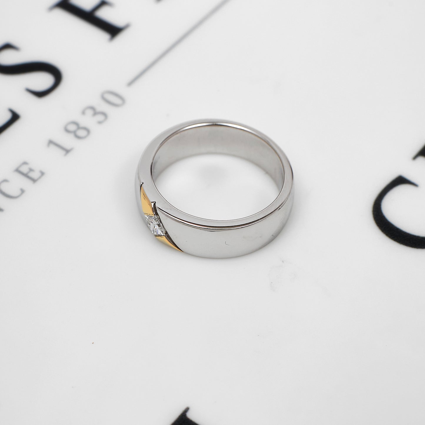 Pre-Owned 18ct White Gold Princess Cut Diamond Band Ring