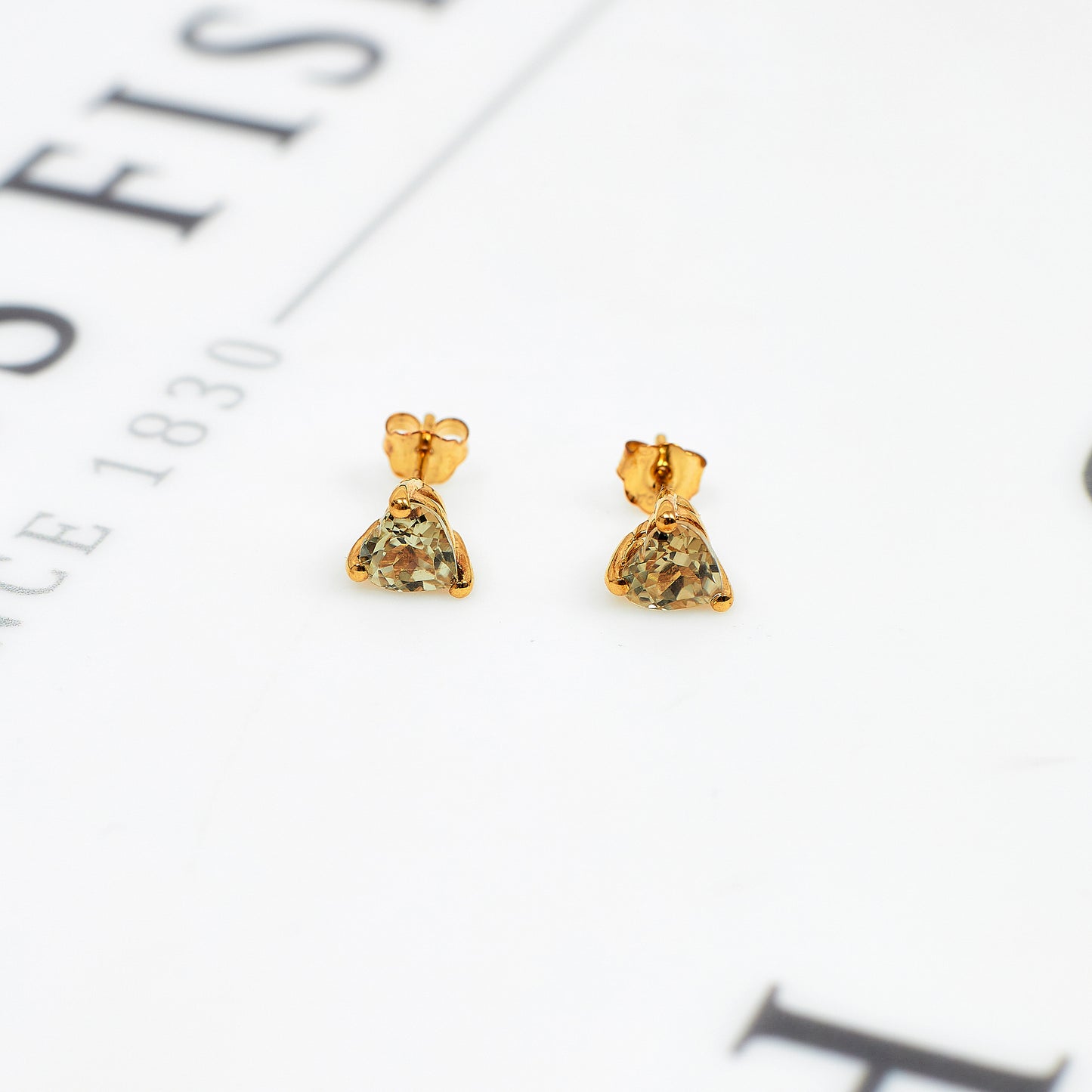 Pre-Owned 9ct Gold Heart Diaspore Stud Earrings