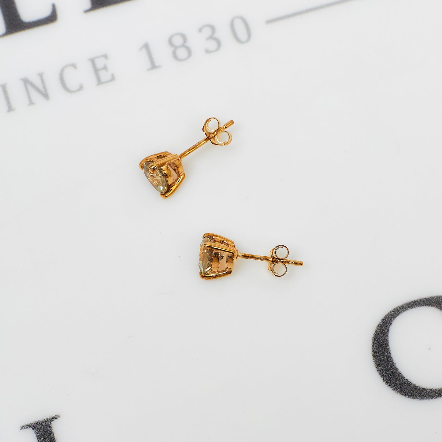Pre-Owned 9ct Gold Heart Diaspore Stud Earrings