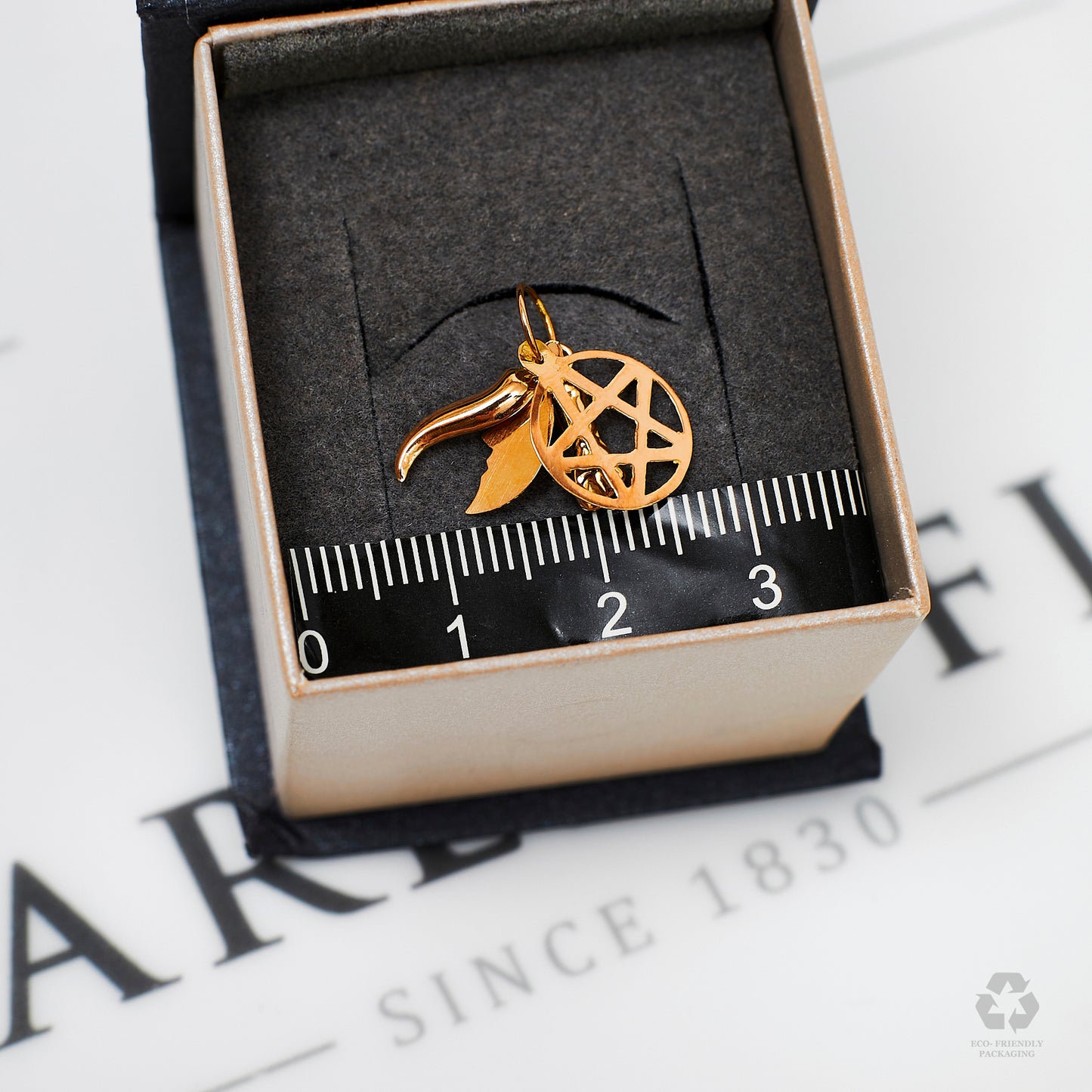 Pre-Owned 18ct Gold Portuguese Luck Charm