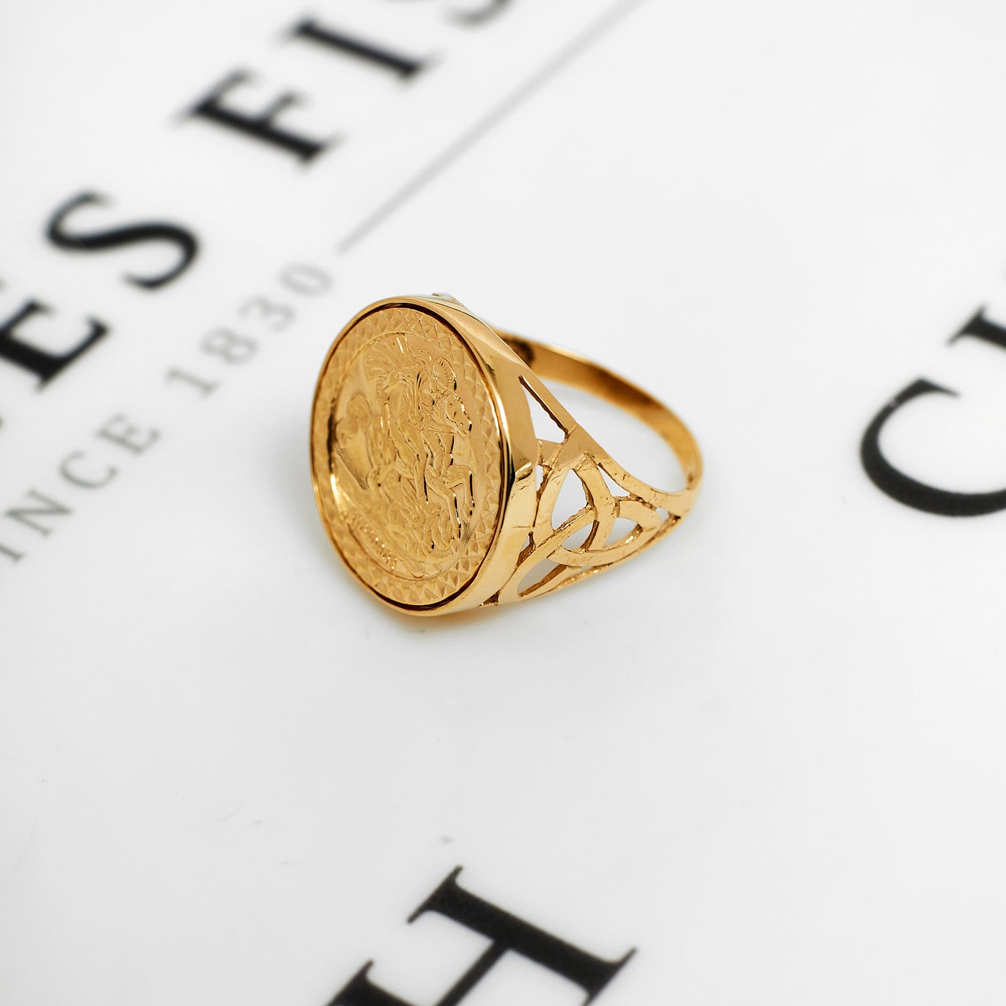 Pre-Owned 9ct Gold St George Ring - Size U