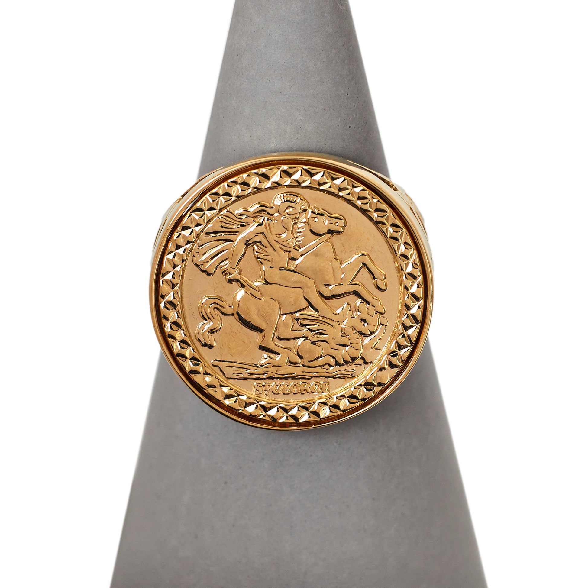 Pre-Owned 9ct Gold St George Ring - Size U