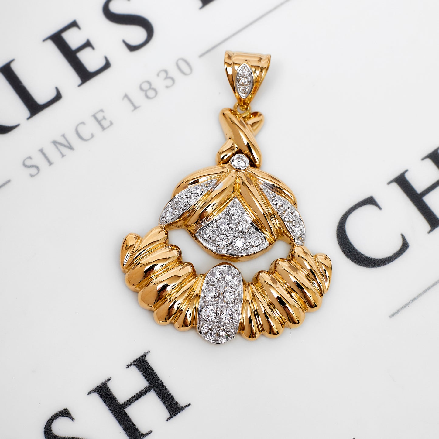 Pre-Owned 18ct Gold 7 CZ Large Ornate Pendant