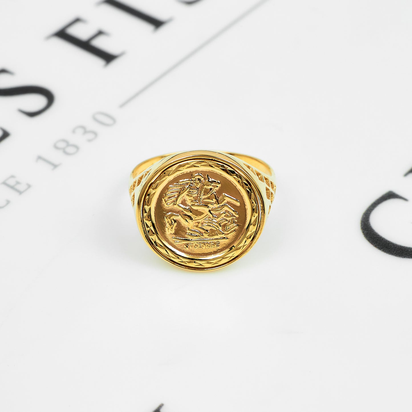 Pre-Owned 9ct Gold Round St George Ring Size W