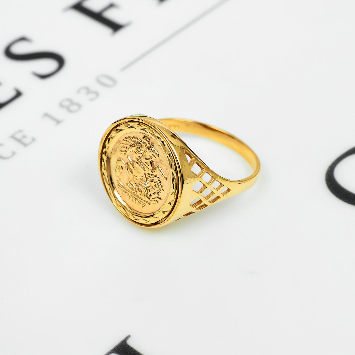 Pre-Owned 9ct Gold Round St George Ring Size W