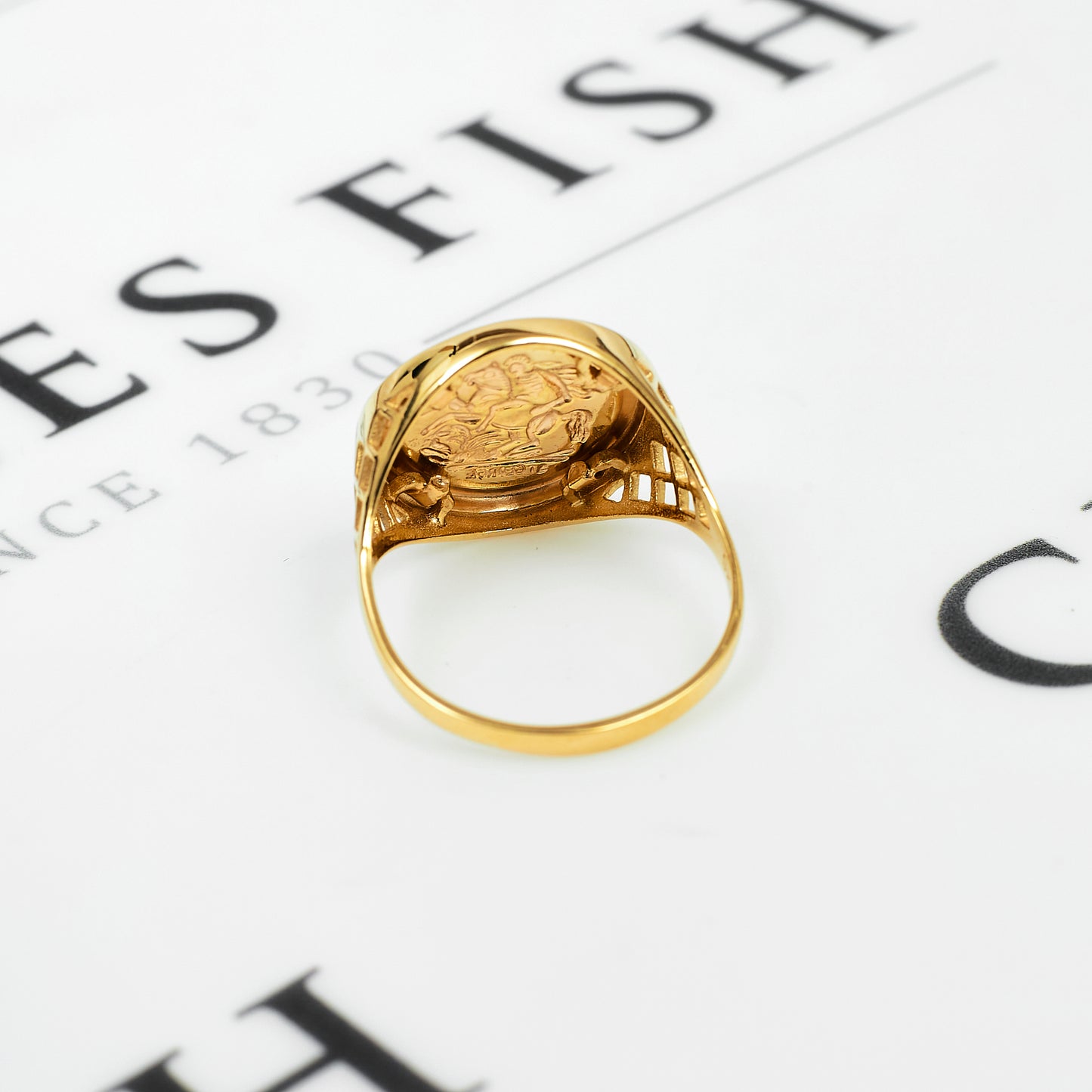 Pre-Owned 9ct Gold Round St George Ring Size W