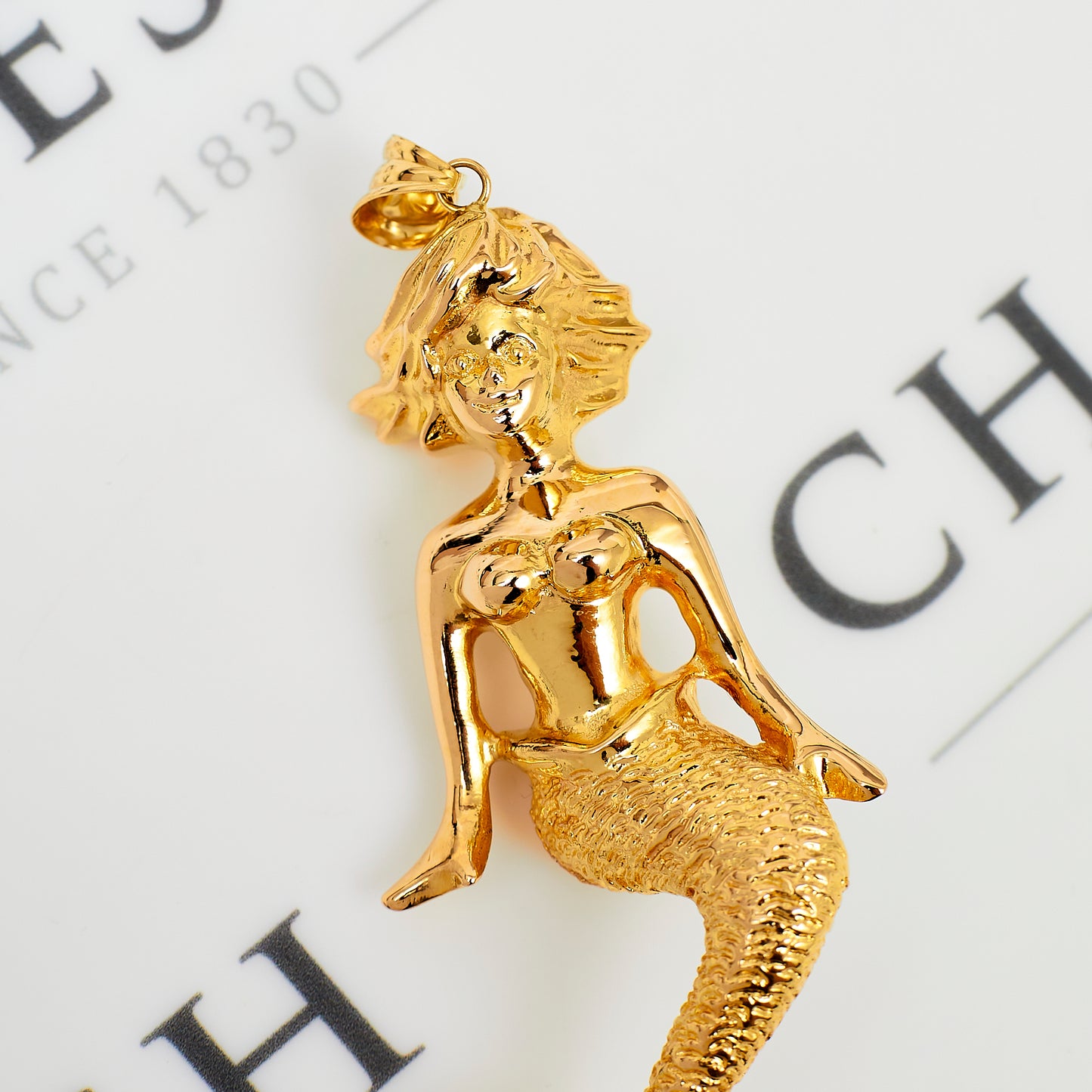 Pre-Owned 18ct Gold Hollow Oversized Mermaid Pendant