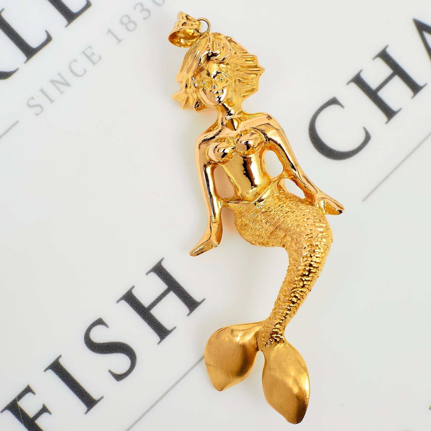 Pre-Owned 18ct Gold Hollow Oversized Mermaid Pendant